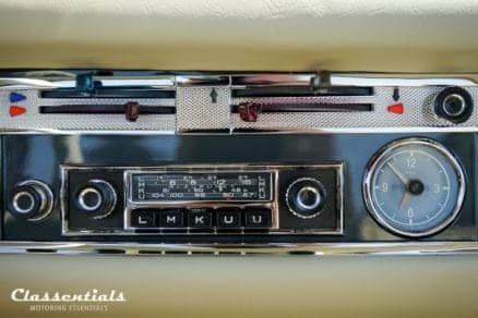 Blaupunkt-frankfurt-autoradio-mercedes-benz-230-sl-pagode-vintage-original-auto-radio-classentials-motoring-essentials