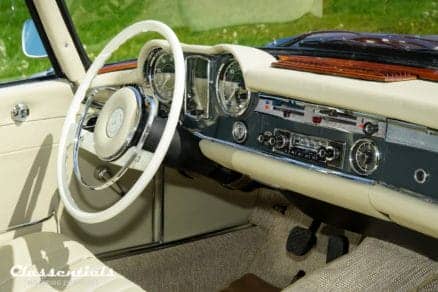 Blaupunkt-frankfurt-autoradio-mercedes-benz-230-sl-pagode-vintage-original-auto-radio-classentials-motoring-essentials