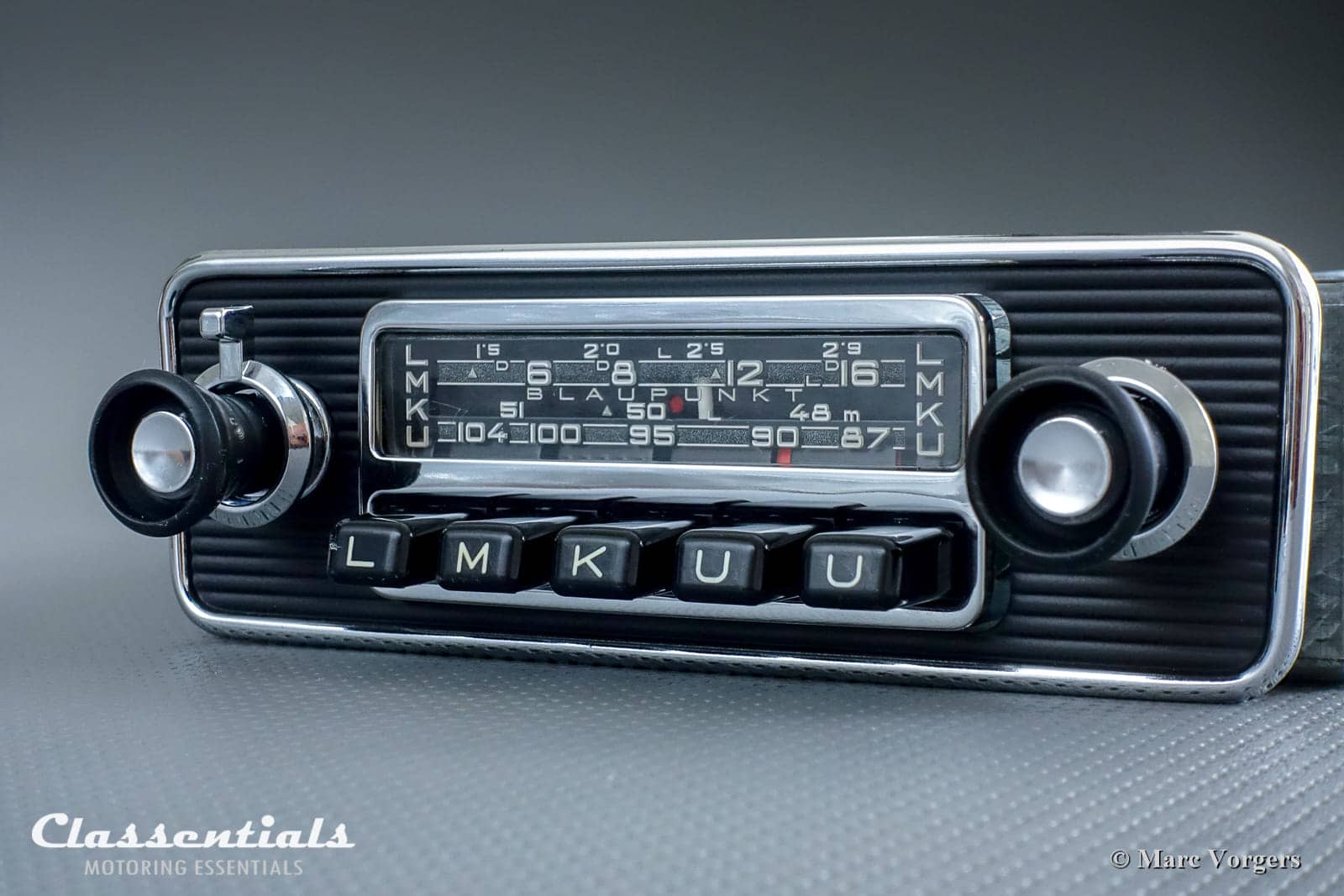 Vintage car radio -  España