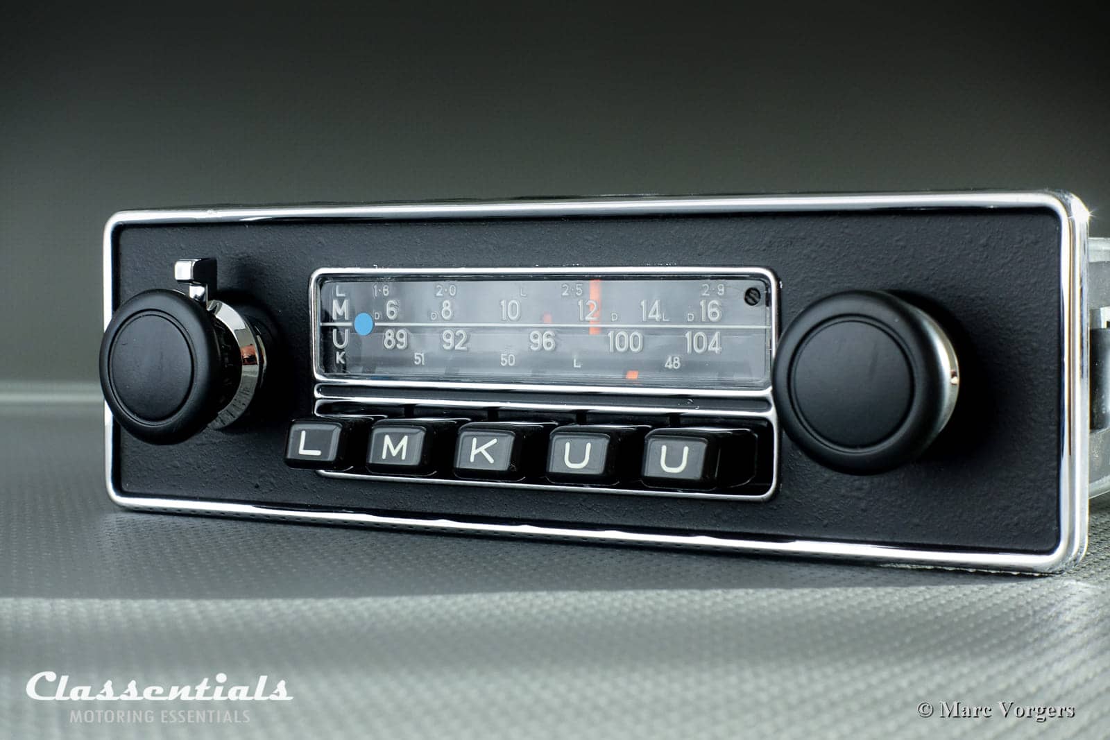 SOLD to Belgium: BLAUPUNKT FRANKFURT 1972 Vintage Original High-End Auto  Radio for Alfa Romeo Giulia, Aston Martin DBS, Lancia, Jaguar, Peugeot,  Triumph & Others 1968 - 1974, Including Classentials Deluxe Bluetooth  module! - Classentials