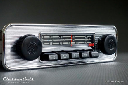 Blaupunkt Mannheim L 1972 VW Volkswagen Beetle Kafer Kever Coccinelle metal dashboard Vintage Original Classic Car Auto Radio 1968 - 1973. MP3 and Bluetooth Ready autoradio, oldtimer, classentials, motoring, essentials, auto, classic, car, accessory, accessories