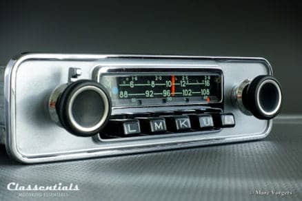 Blaupunkt Karlsruhe 1972 Very Rare 108 Mhz Vintage Original High-End Classic Car Auto Radio Universal for Alfa Romeo Giulia, Volvo P1800 and Other Classics, 1968 - 1973 Classentials De Luxe Bluetooth Module autoradio classic car oldtimer motoring essentials accessory accessories