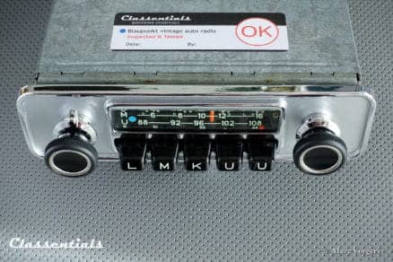 Blaupunkt Karlsruhe 1972 Very Rare 108 Mhz Vintage Original High-End Classic Car Auto Radio Universal for Alfa Romeo Giulia, Volvo P1800 and Other Classics, 1968 - 1973 Classentials De Luxe Bluetooth Module autoradio classic car oldtimer motoring essentials accessory accessories