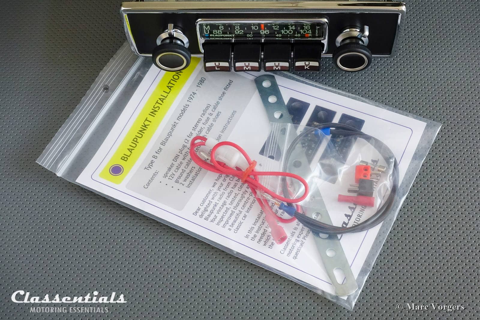 Blaupunkt Köln STEREO 1974 ULTRA RARE TOP-END Vintage Original Classic Car Auto Radio for BMW E9 CS / CSI, Jaguar E-type S2, Jaguar XJ, Ferrari and Other Exclusive Cars 1968 - 1975 - INCLUDING Stereo Bluetooth Module classic car oldtimer autoradio classentials motoring essentials accessory accessories