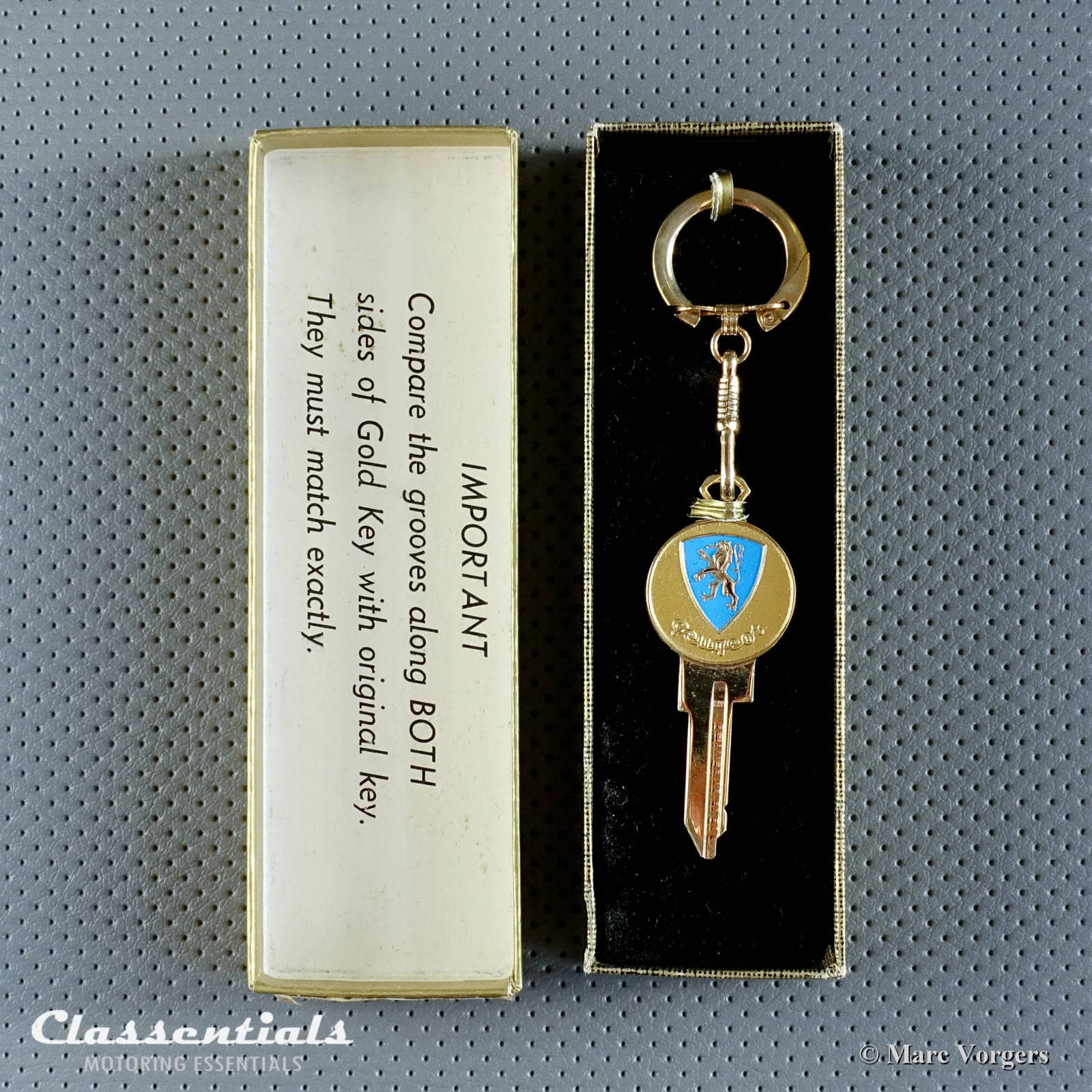 Vintage Original 1950s - 1960s 'Golden' PEUGEOT Key Ring - Spare Key -  Number RE91XR - MINT - RARE Collectors Item - Classentials