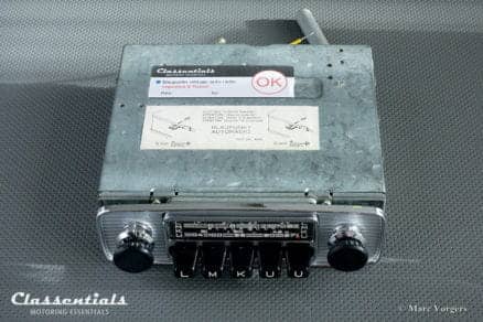 Blaupunkt Frankfurt 1970 Rare Vintage Original High-End Auto Radio for Alfa Romeo, Austin Healey, BMW / Glas, Jaguar, Triumph TR, Volvo and Others 1962 - 1973, INCLUDING Classentials De Luxe Bluetooth Module classic car oldtimer autoradio motoring essentials accessory accessories