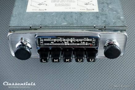 Blaupunkt Frankfurt 1970 Rare Vintage Original High-End Auto Radio for Alfa Romeo, Austin Healey, BMW / Glas, Jaguar, Triumph TR, Volvo and Others 1962 - 1973, INCLUDING Classentials De Luxe Bluetooth Module classic car oldtimer autoradio motoring essentials accessory accessories