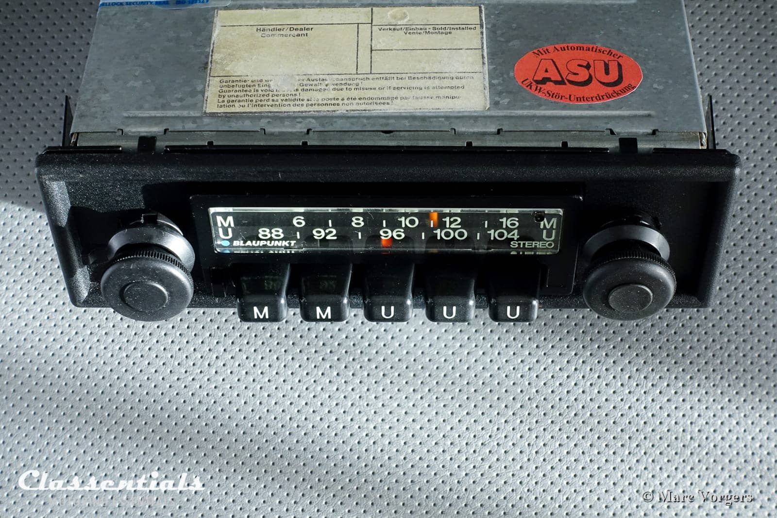 SOLD to Japan: Blaupunkt Münster STEREO 108 Mhz 1973 ULTRA RARE Vintage  Original High-End Classic Car Auto Radio for BMW 2000 Touring With Airco -  Including Classentials Deluxe Bluetooth Module! - Classentials