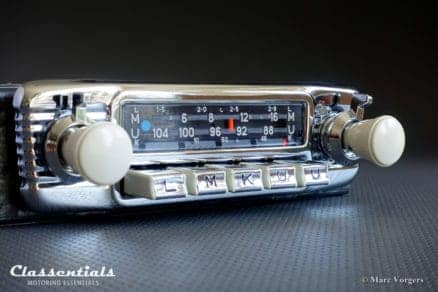 Blaupunkt Dortmund De Luxe 1970 VERY RARE Vintage Original High-End Classic Car Auto Radio for 1960s European Cars With White Dashboard Knobs 6 volt 12 Classentials Motoring Essentials classic car oldtimer autoradio accessory accessories MP3 Bluetooth music streaming