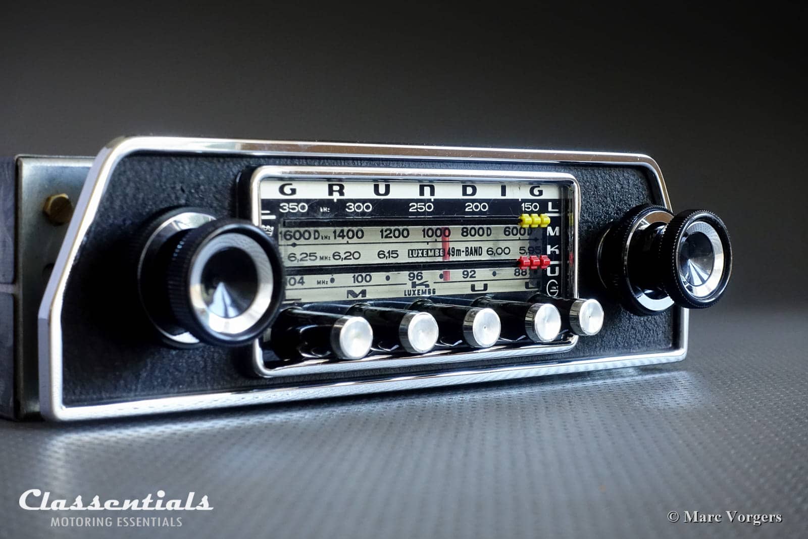 Grundig WK 4500, Vintage Original 1968 High-End Classic Car Auto Radio for Ford Taunus P7, Triumph TR5, TR6 Weltklang Classentials Motoring Essentials classic car oldtimer autoradio accessory accessories