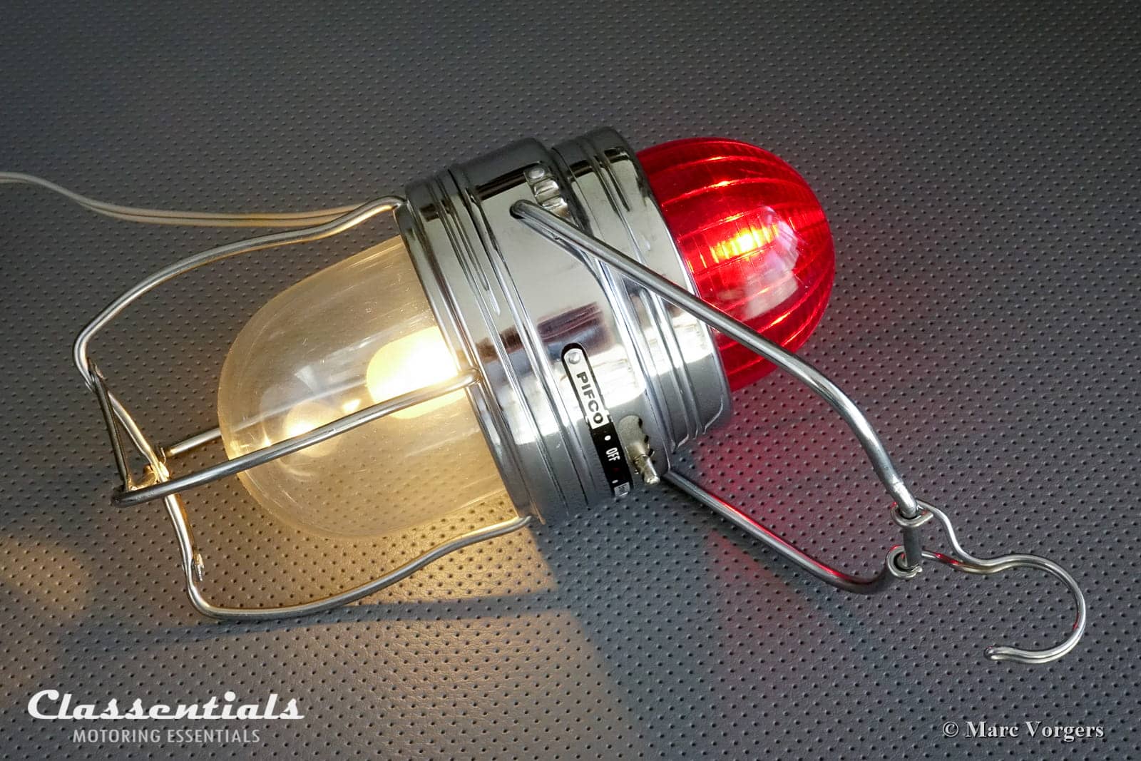 ULTRA RARE 1950s / 1960s PIFCO MOTORLITE Portable Lantern / Flashing Warning Lamp Classic Car Accessory classentials motoring essentials classic car oldtimer accessory accessories