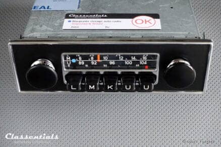 Blaupunkt Frankfurt 1972 Vintage Original High-End Classic Car Auto Radio for Jaguar E-type Series 2, Series 3, and Other Cars of the Period 1970 - 1975