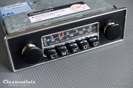 Blaupunkt Frankfurt 1972 Vintage Original High-End Classic Car Auto Radio for Jaguar E-type Series 2, Series 3, and Other Cars of the Period 1970 - 1975