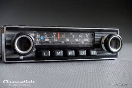 Blaupunkt Frankfurt 1972 Vintage Original High-End Auto Radio for Alfa Romeo, Aston Martin, Lancia, Jaguar, Peugeot, Triumph & Others 1968 - 1972