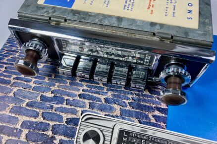 BUILT TO ORDER: BLAUPUNKT KÖLN Y 1960s Super Rare TOP-END Vintage Original Auto Radio for 1960's Bizzarini, Maserati, Lamborghini, and Ferrari 250 / 275 / 330 - INCLUDING Classentials Deluxe BLUETOOTH Module - Image 3