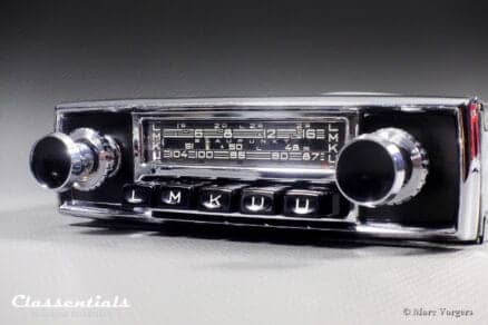 Blaupunkt Frankfurt X 1966 Vintage Original High-End Classic Car Auto Radio for Aston Martin DB4 / DB5 / DB6, Jaguar Mk II, E-Type S2, Ferrari, INCLUDING Classentials DeLuxe Bluetooth Module autoradio