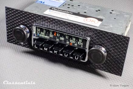 Blaupunkt Frankfurt 1972 Vintage Original High-End Classic Car Auto Radio for Porsche 911 / 912 F-Series Cars 1968 - 1973 (Green Lettering) - Including Classentials DeLuxe Bluetooth Module Autoradio