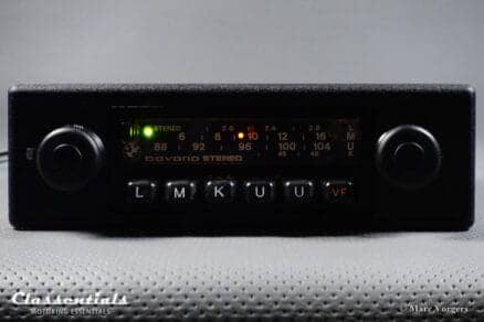 BMW Bavaria Stereo 1978 dial lettering auto radio dial by night lighting