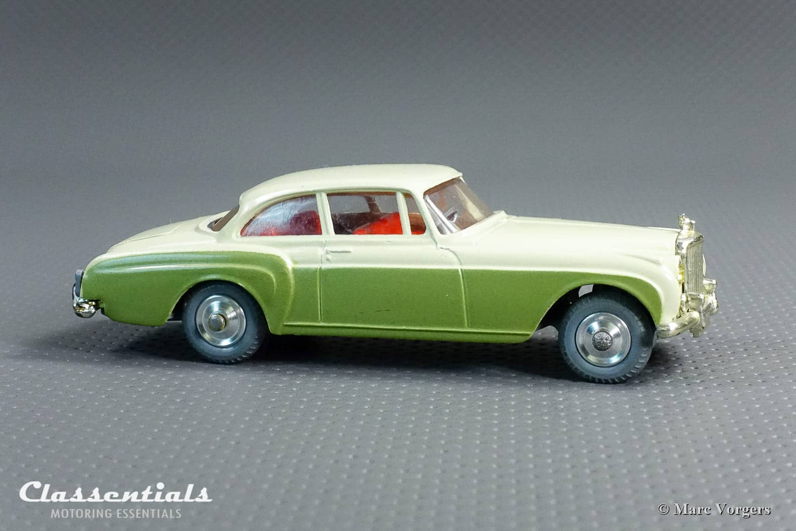1960s Corgi Toys Bentley Continental Sports Saloon by H.J. Mulliner 224 Near MINT collectors item