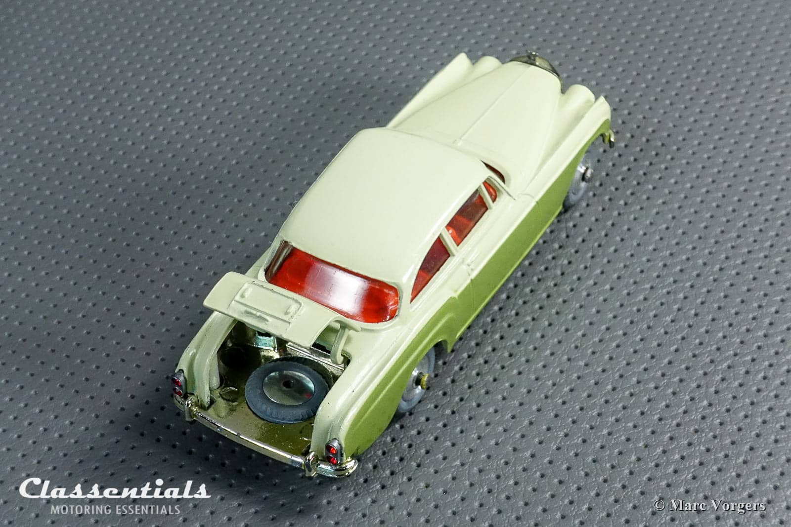 1960s Corgi Toys Bentley Continental Sports Saloon by H.J. Mulliner 224 Near MINT collectors item