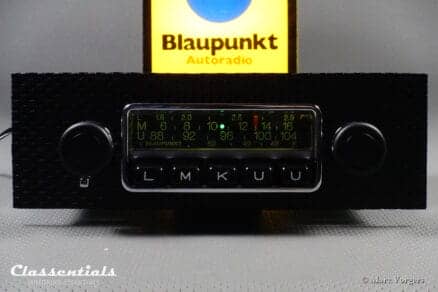 Blaupunkt Frankfurt 7632 1972 Porsche 911 F series model dial green lettering auto radio dial by night lighting