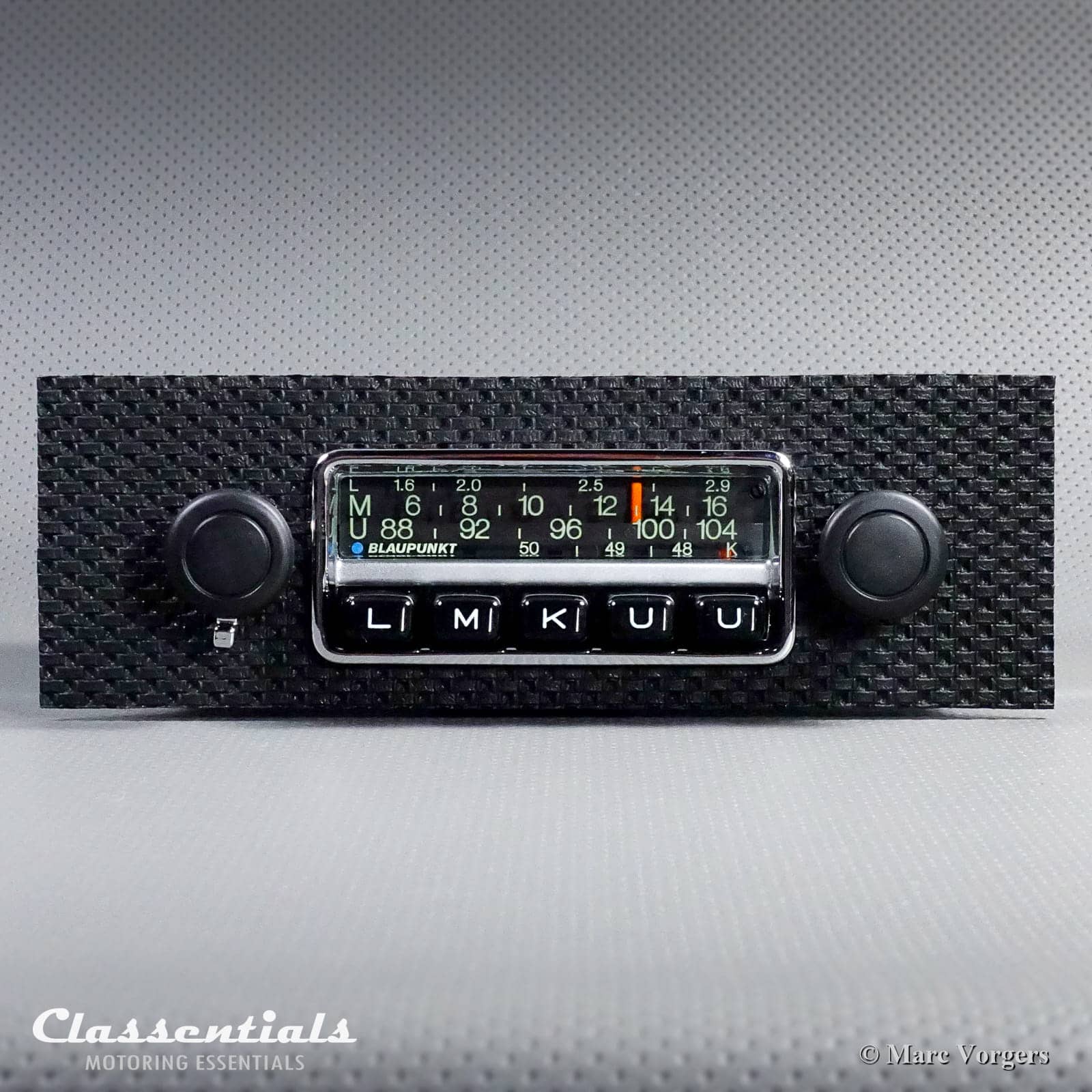 SOLD to the Netherlands: AUTOVOX RB277A Vintage Original 1970s FM Classic  Car Auto Radio for Alfa Romeo, Fiat, Lancia, and Other Italian Cars,  Including Classentials Deluxe Bluetooth module! - Classentials