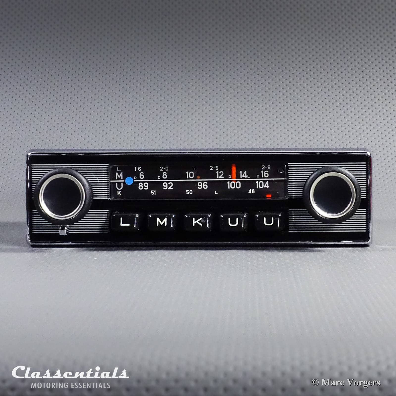 SOLD to Belgium: BLAUPUNKT FRANKFURT 1972 Vintage Original High-End Auto  Radio for Alfa Romeo Giulia, Aston Martin DBS, Lancia, Jaguar, Peugeot,  Triumph & Others 1968 - 1974, Including Classentials Deluxe Bluetooth  module! - Classentials