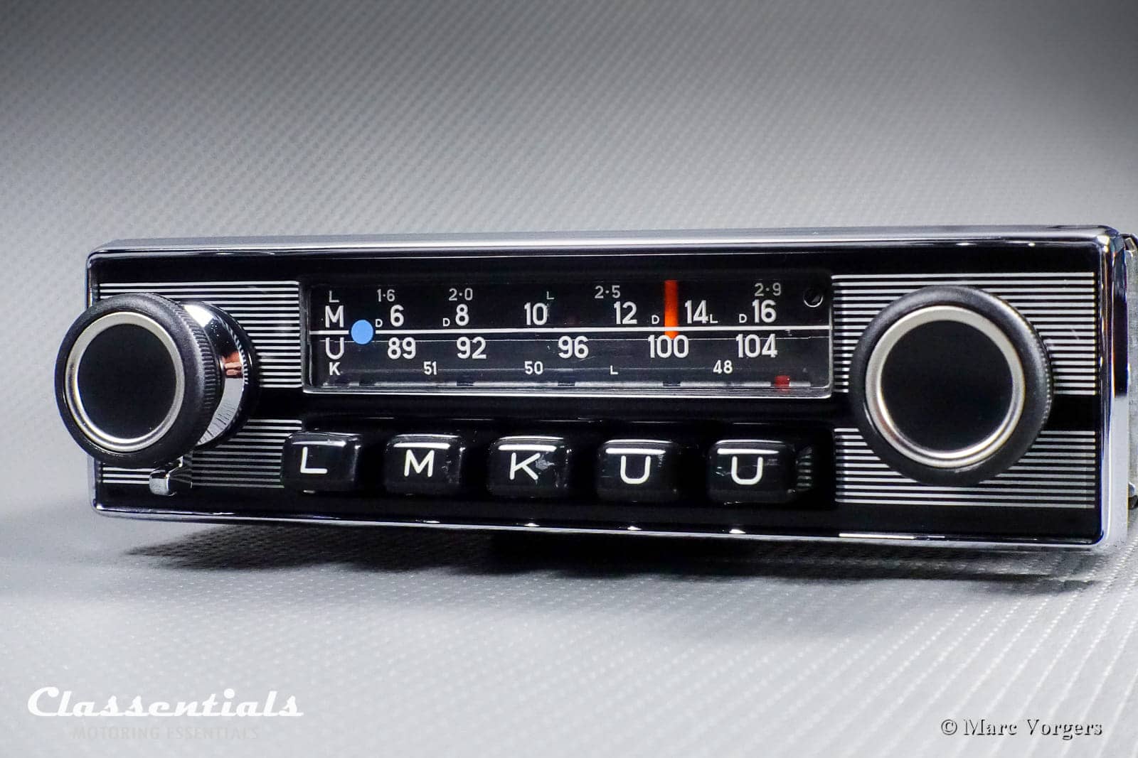 SOLD to Belgium: BLAUPUNKT FRANKFURT 1972 Vintage Original High-End Auto  Radio for Alfa Romeo Giulia, Aston Martin DBS, Lancia, Jaguar, Peugeot,  Triumph & Others 1968 - 1974, Including Classentials Deluxe Bluetooth module!  - Classentials