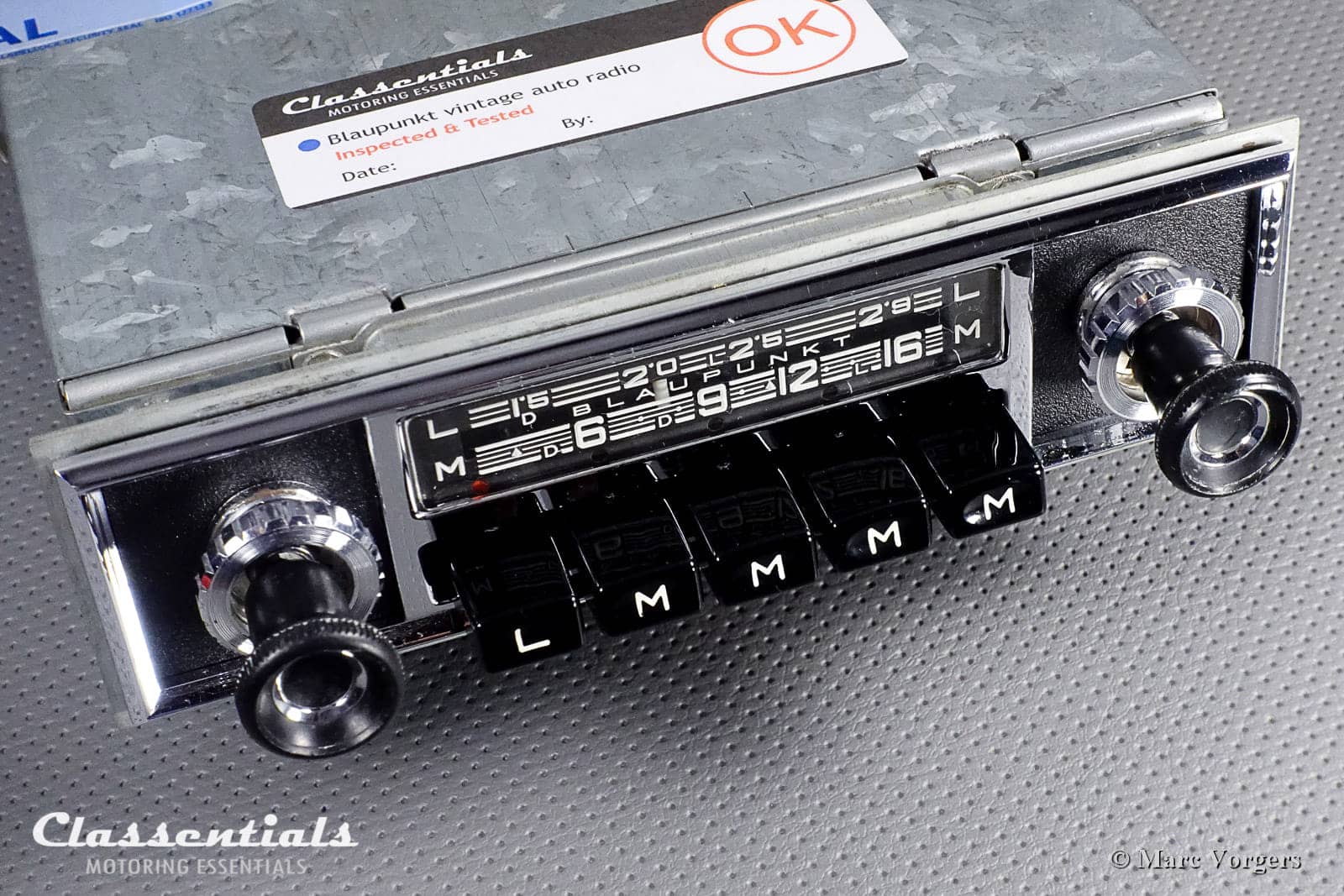 SOLD to Australia: BLAUPUNKT KÖLN X 1960s Super Rare TOP-END Vintage  Original Auto Radio With 'IVORY' Knobs for Mercedes-Benz 190 SL - INCLUDING  Classentials Deluxe BLUETOOTH Module - Classentials