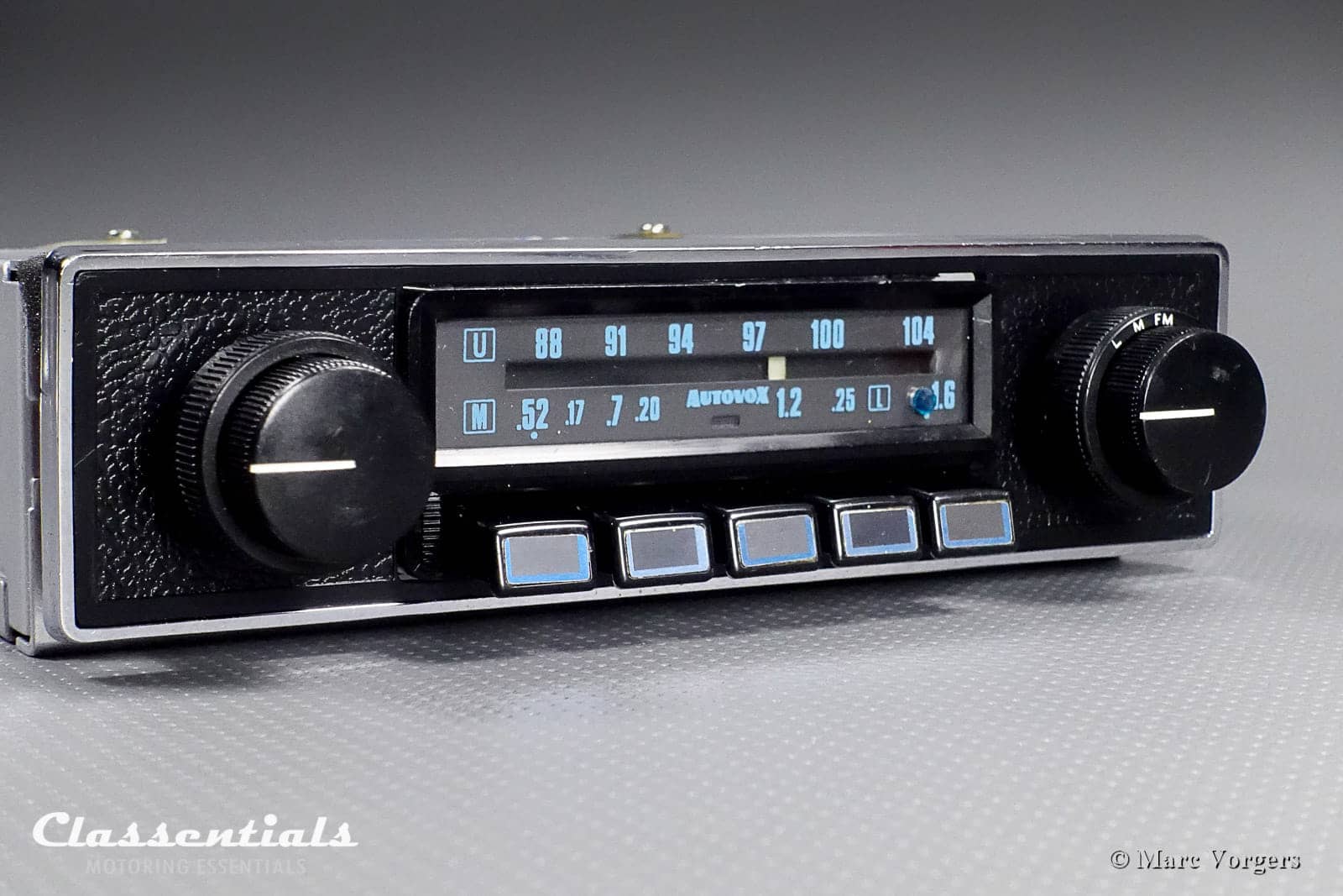 SOLD to the Netherlands: AUTOVOX RB277A Vintage Original 1970s FM Classic  Car Auto Radio for Alfa Romeo, Fiat, Lancia, and Other Italian Cars,  Including Classentials Deluxe Bluetooth module! - Classentials