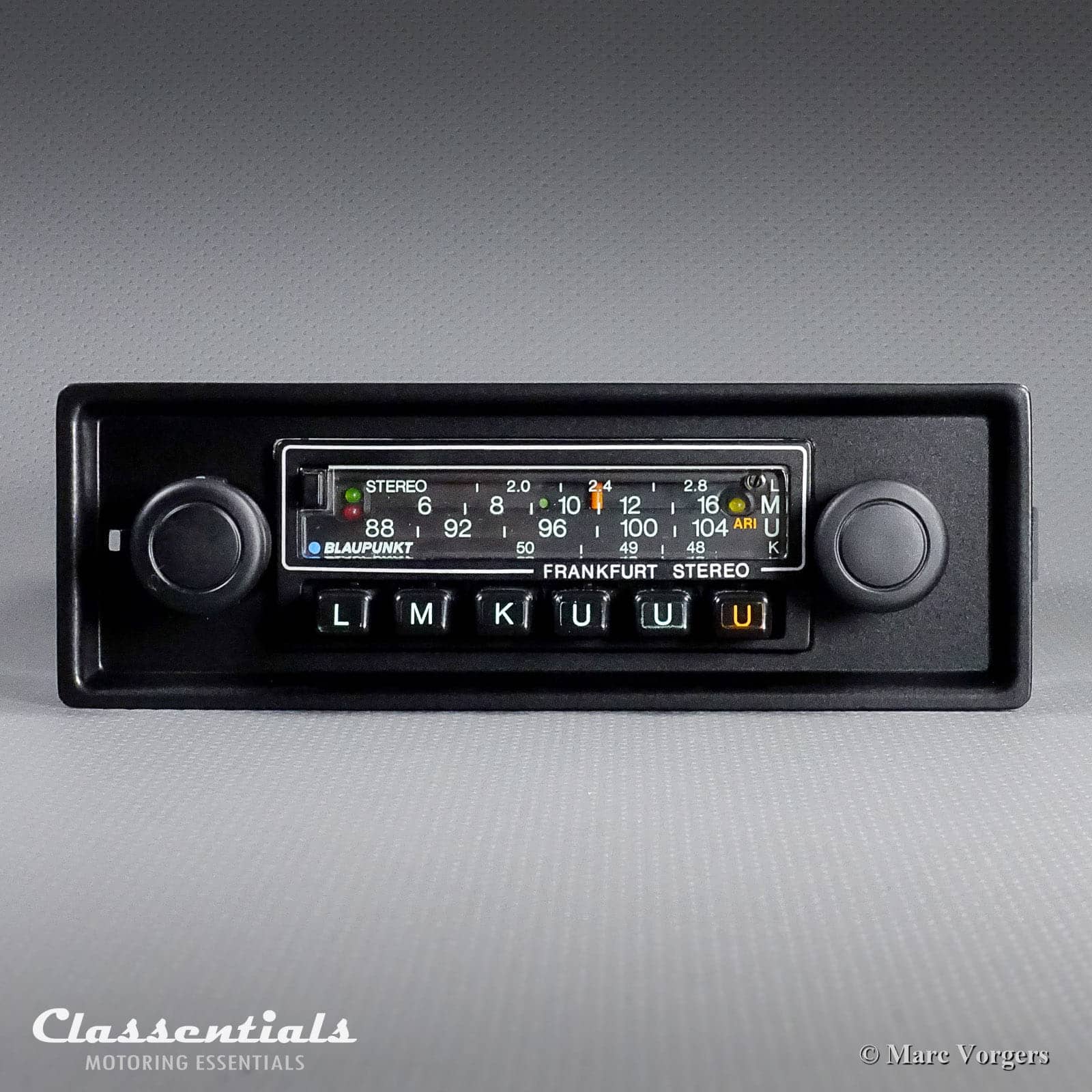 https://www.classentials.com/wp-content/uploads/2021/11/13-Blaupunkt-Bluespot-Frankfurt-Stereo-7638-Arimat-1978-Autoradio-Auto-Radio-Porsche-911-930-G-Series-Serie-Model-Modell-Bluetooth-Classentials-01.jpg