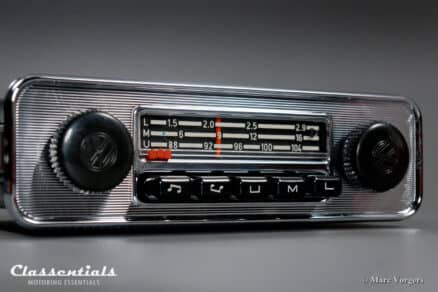 SOLD to Belgium: BLAUPUNKT EMDEN B, 1972 Vintage Original Classic Car Auto Radio for VW BEETLE With Metal Dashboard 1968 – 1973, Including Classentials Deluxe Bluetooth Module! - Image 2