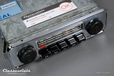 SOLD to Belgium: BLAUPUNKT EMDEN B, 1972 Vintage Original Classic Car Auto Radio for VW BEETLE With Metal Dashboard 1968 – 1973, Including Classentials Deluxe Bluetooth Module! - Image 3