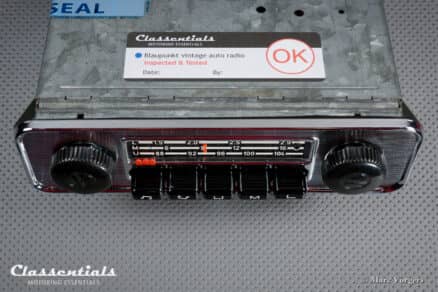 SOLD to Belgium: BLAUPUNKT EMDEN B, 1972 Vintage Original Classic Car Auto Radio for VW BEETLE With Metal Dashboard 1968 – 1973, Including Classentials Deluxe Bluetooth Module! - Image 4