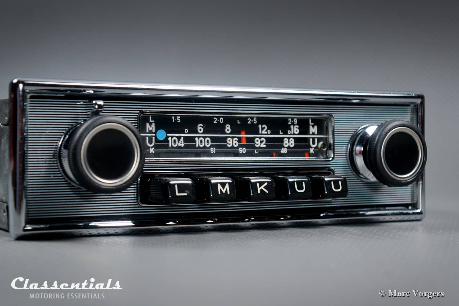 SOLD to Australia: BLAUPUNKT KÖLN X 1960s Super Rare TOP-END Vintage  Original Auto Radio With 'IVORY' Knobs for Mercedes-Benz 190 SL - INCLUDING  Classentials Deluxe BLUETOOTH Module - Classentials