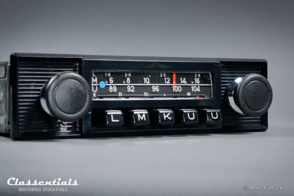 Bluetooth streaming hands-free car kit for 8-pin AUX input from Audi, Skoda, Seat