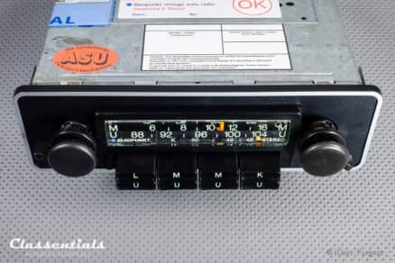 SOLD to the Netherlands: BLAUPUNKT FRANKFURT STEREO 1975 HIGH-END Vintage Original Auto Radio for Luxury Cars 1975 - 1978 Including 1-DIN Bracket and Classentials Deluxe Bluetooth Module! - Image 4