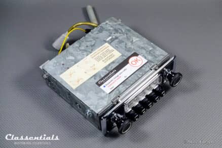 SOLD to the Netherlands: BLAUPUNKT FRANKFURT (S) Z-Series 1968 Rare High-End Vintage Original Auto Radio for Luxury Sports Cars of the 1960s & Early 1970s – 6 Volt / 12 Volt Bluetooth Prepared for 12 Volt Negative Ground Cars - Image 10
