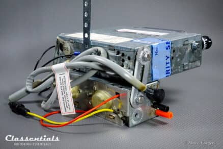 SOLD to the United States: BLAUPUNKT FRANKFURT X 1966 Vintage Original High-End Auto Radio for Austin Healey, MG MGA / MGB, Jaguar E-type / MK 2 - 6 Volt / 12 Volt Bluetooth Prepared for 12 Volt Negative Ground Cars - Image 17