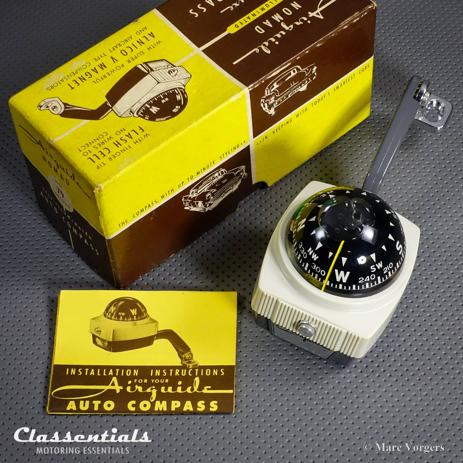 Vintage Original 1960s / early 1970s Nomad Auto Compass Model 79 Deluxe Rare Cream White BRAND NEW in - Classentials