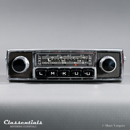 SOLD to Sweden: BLAUPUNKT FRANKFURT Y 1967 Vintage Original High-End Classic Car Auto Radio for Aston Martin DB4 / DB5 / DB6, Jaguar Mk II, E-Type S2, Maserati, Ferrari and Other Exclusive Cars of the Period – Including Classentials DeLuxe Bluetooth Module!