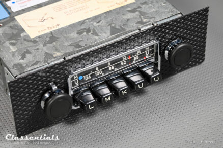 SOLD to the United States: Blaupunkt Frankfurt 1969/70 Vintage Original High-End Classic Car Auto Radio for Porsche 911 / 912 F-Series Cars 1968 - 1973 Including Classentials DeLuxe Bluetooth Module! - Image 4