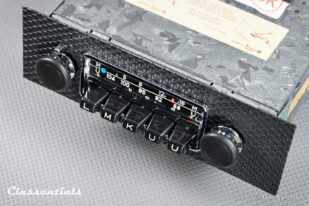 SOLD to the United States: Blaupunkt Frankfurt 1969/70 Vintage Original High-End Classic Car Auto Radio for Porsche 911 / 912 F-Series Cars 1968 - 1973 Including Classentials DeLuxe Bluetooth Module! - Image 8