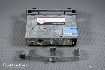 BLAUPUNKT WIESBADEN ELECTRONIC Ultra Rare Top End 1970s Vintage Original Auto Radio for Mercedes-Benz and Other Luxury Cars of the 1970s, Including Classentials Deluxe Bluetooth Module! - Image 13