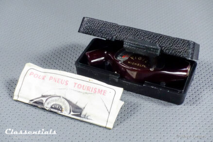 SOLD to the United Kingdom: Vintage Original MICHELIN VIGIL 1960s - 1970s Tyre Pressure Meter / Gauge - EXCELLENT - in Original Container - Image 10