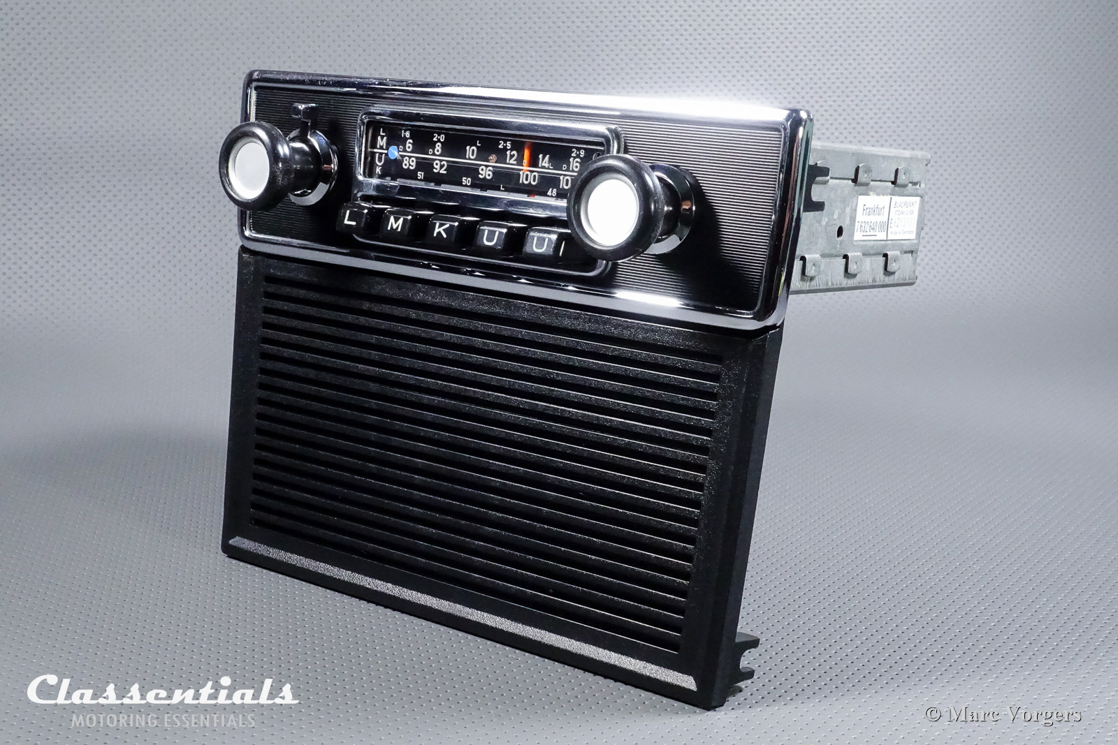 Blaupunkt Bluespot Frankfurt 1972 Vintage Original HIGH-END Classic Car Auto Radio BMW 02-Series E10 Ti Tii Baur Models 1966 - 1974 Speaker Grille Classentials Bluetooth