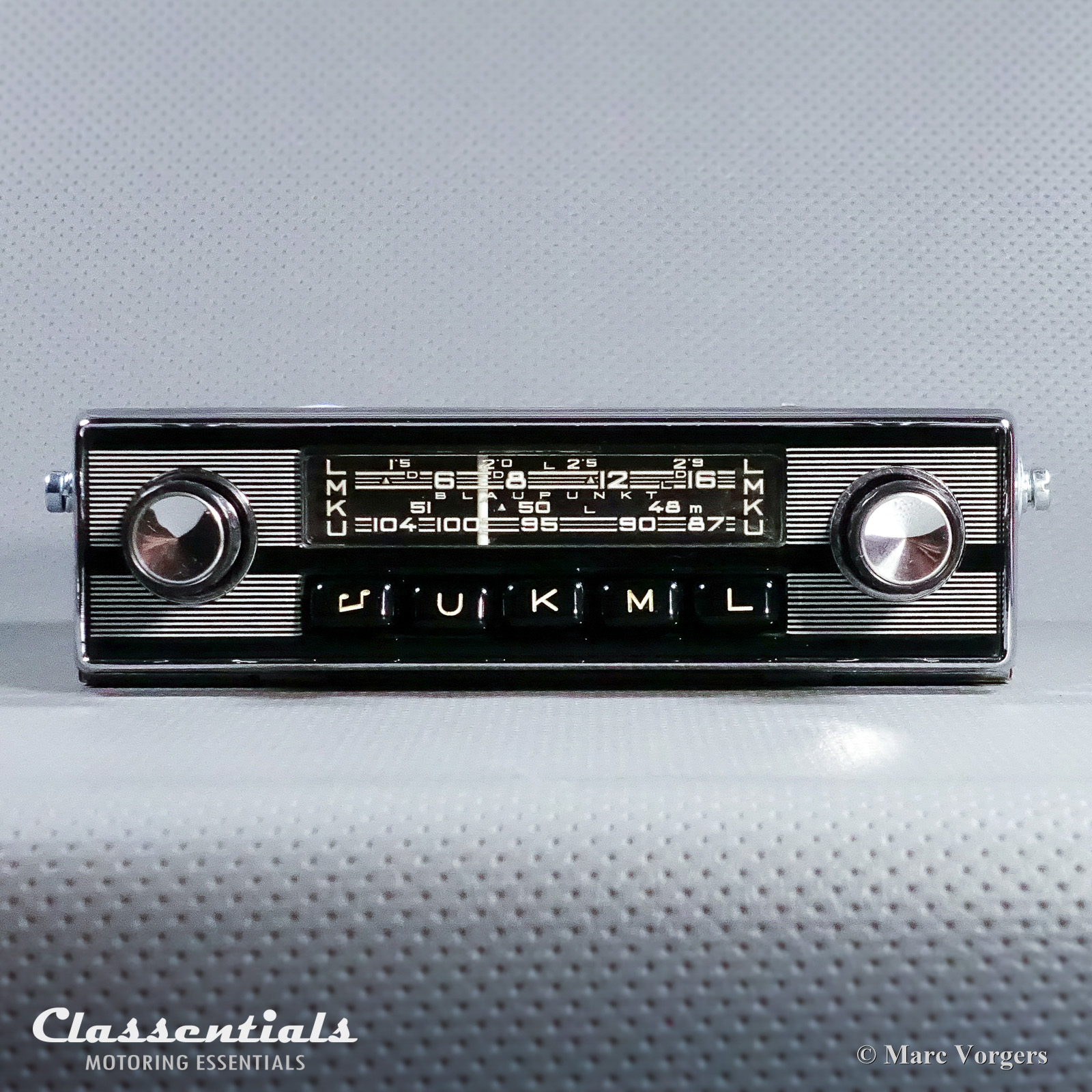 Blaupunkt Bluespot Essen Y 1967 Vintage original Universal Auto Radio 6 volt 12 volt