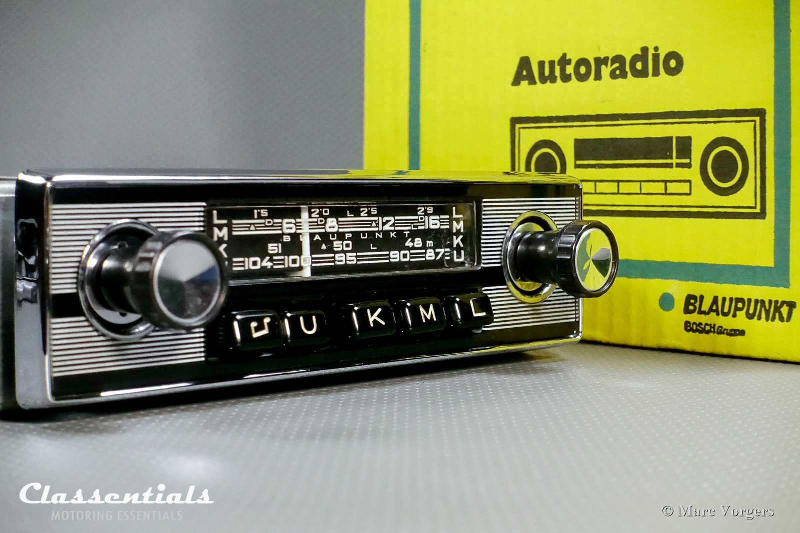 Blaupunkt Bluespot Essen Y 1967 Vintage original Universal Auto Radio 6 volt 12 volt