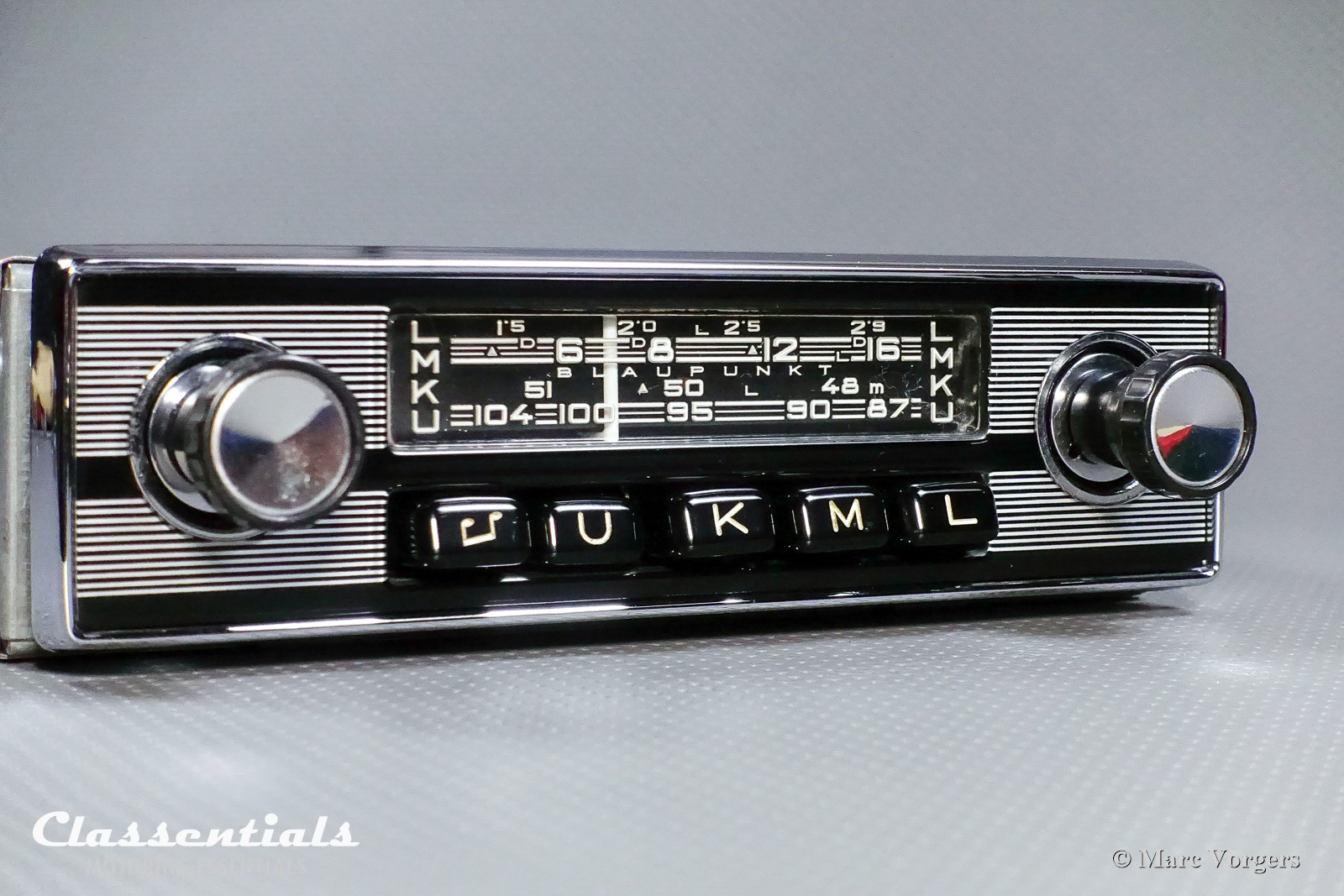 Blaupunkt Bluespot Essen Y 1967 Vintage original Universal Auto Radio 6 volt 12 volt