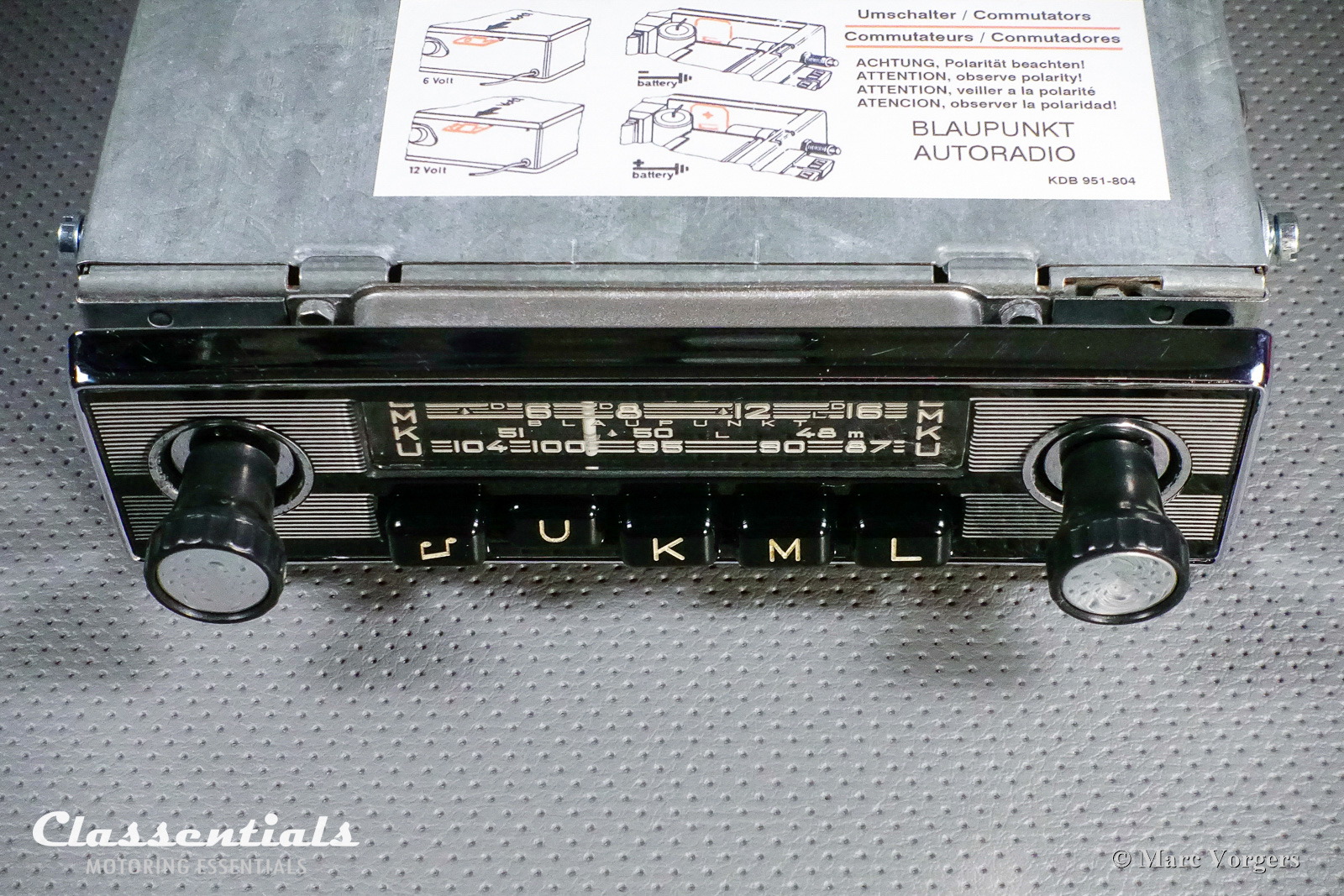 Blaupunkt Bluespot Essen Y 1967 Vintage original Universal Auto Radio 6 volt 12 volt